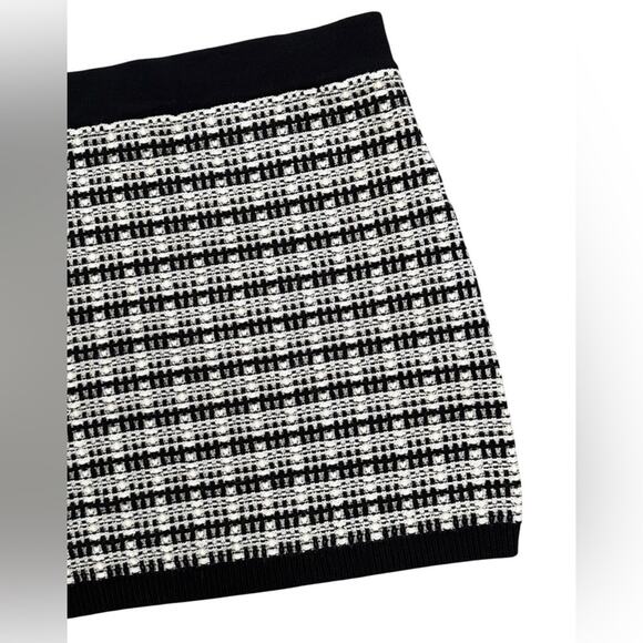 Aritzia Babaton Salvatore Italian Merino Wool Tweed Knit Skirt Black White Large - Picture 5 of 12